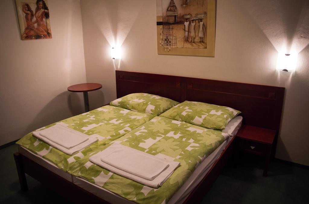 Hotel Bothe Považská Bystrica Kamer foto