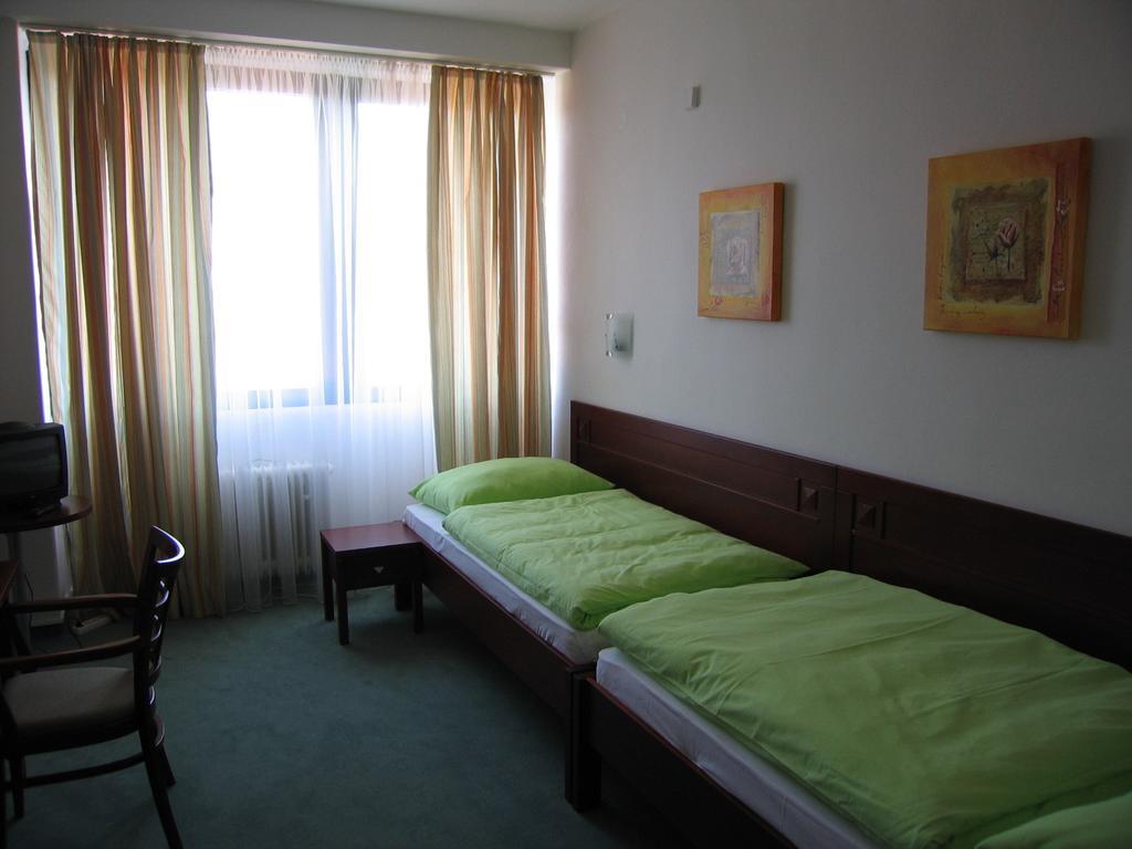 Hotel Bothe Považská Bystrica Buitenkant foto
